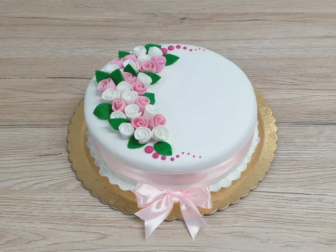 Tort cu Boboci de Trandafir