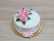 Tort cu Trandafiri Roz