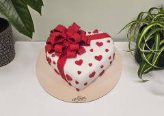 Tort Valentines Inima cu Pampon Rosu