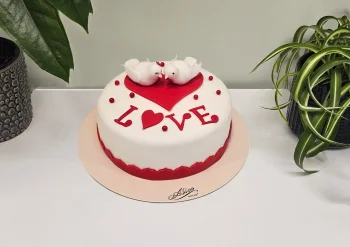 Tort cu Figurine Porumbei Indragostiti