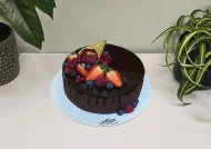 Tort cu Glazura Neagra de Ciocolata