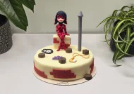 Tort cu Figurine Buburuza