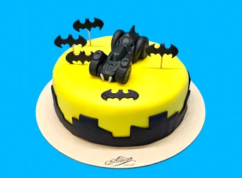 Tort cu Figurina Batmobil