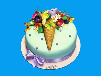 Tort Cornet cu Flori