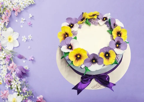 Tort Luna Martie cu Panselute