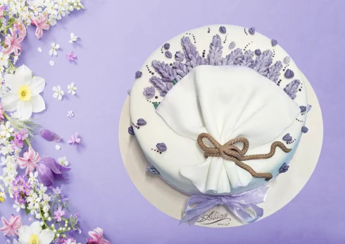 Tort Luna Martie cu Levantica