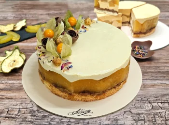 Tort Mousse Caramel cu Pere