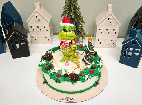Tort Iarna cu Figurina Grinch