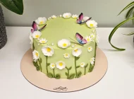 Tort Verde cu Floricele Albe