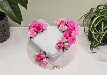 Tort Inima cu Trandafiri Roz