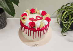 Tort Love cu Trandafirasi