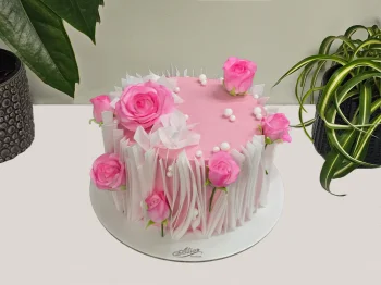 Tort Roz cu Flori si Decor Vafa
