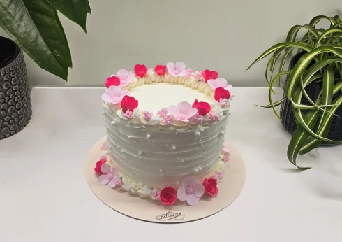 Tort cu Flori Fuchsia si Roz