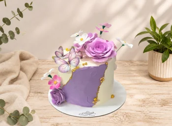 Tort Deosebit cu Flori